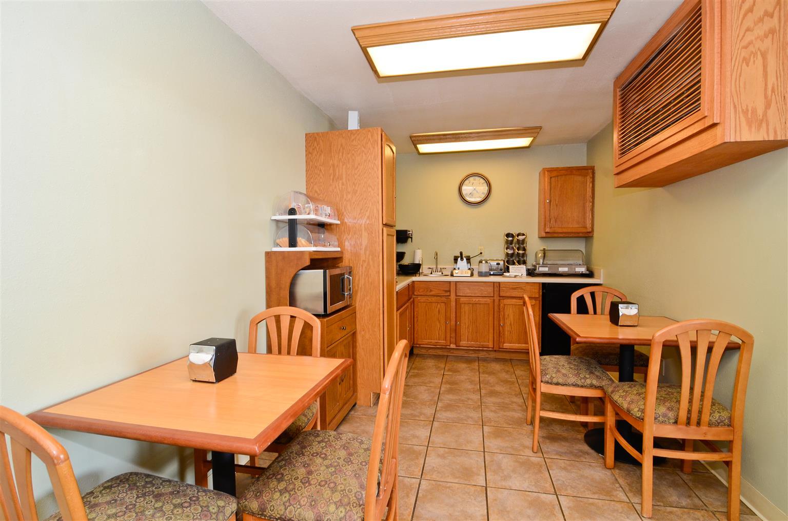 Super 8 By Wyndham Mcgehee Hotel Restoran gambar